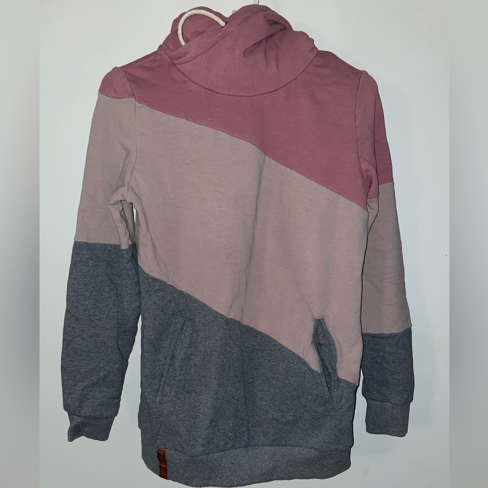 Ampersand Ave SingleHood